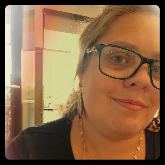 Meet your Posher, Jessica - Picture 1 of 1